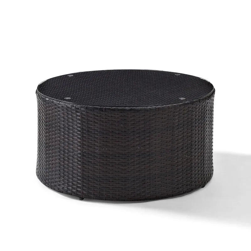 Table basse ronde d'extérieur Crosley Catalina en osier brun avec plateau en verre
