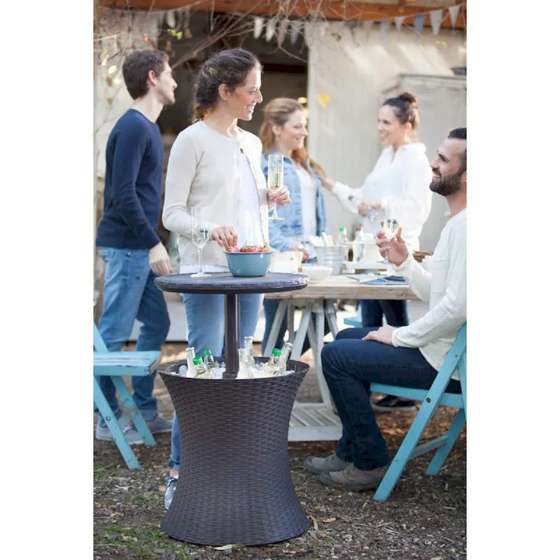 Glacière d'extérieur en résine tressée Keter avec table escamotable, marron