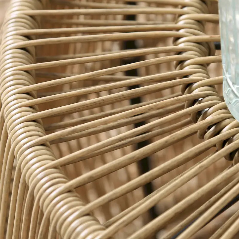 Table basse ronde d'extérieur bohème Alia Coastal Natural 22 pouces en rotin par M&L Co.