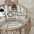 Table basse ronde d'extérieur Hunter Boho Natural de 22 pouces avec plateau en verre trempé de 5 mm par M&L Co.