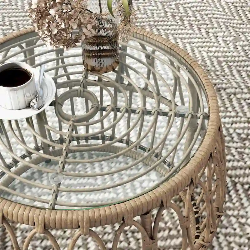 Table basse ronde d'extérieur Hunter Boho Natural de 22 pouces avec plateau en verre trempé de 5 mm par M&L Co.