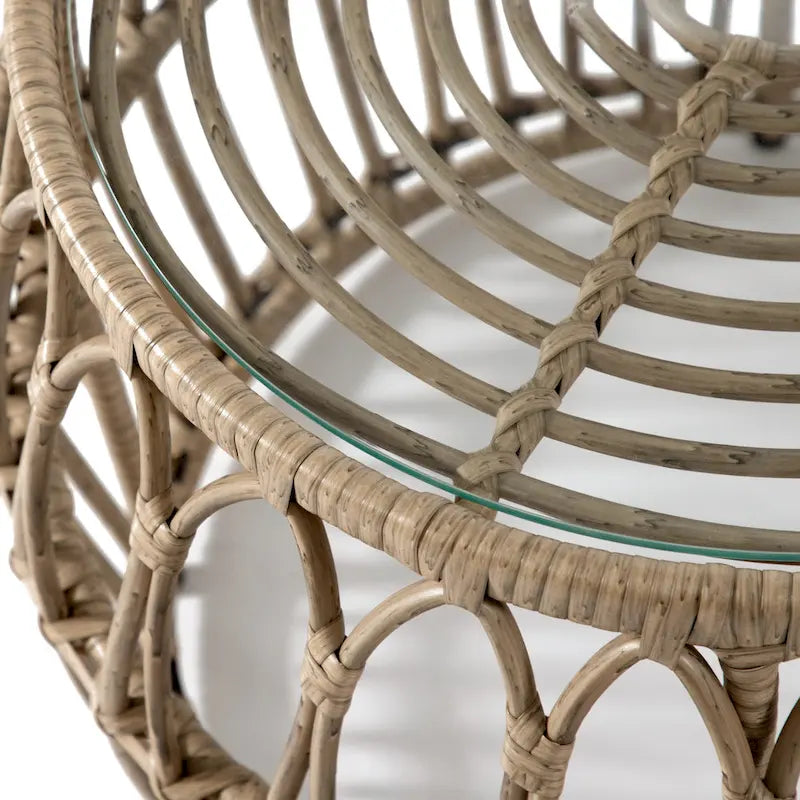 Table basse ronde d'extérieur Hunter Boho Natural de 22 pouces avec plateau en verre trempé de 5 mm par M&L Co.