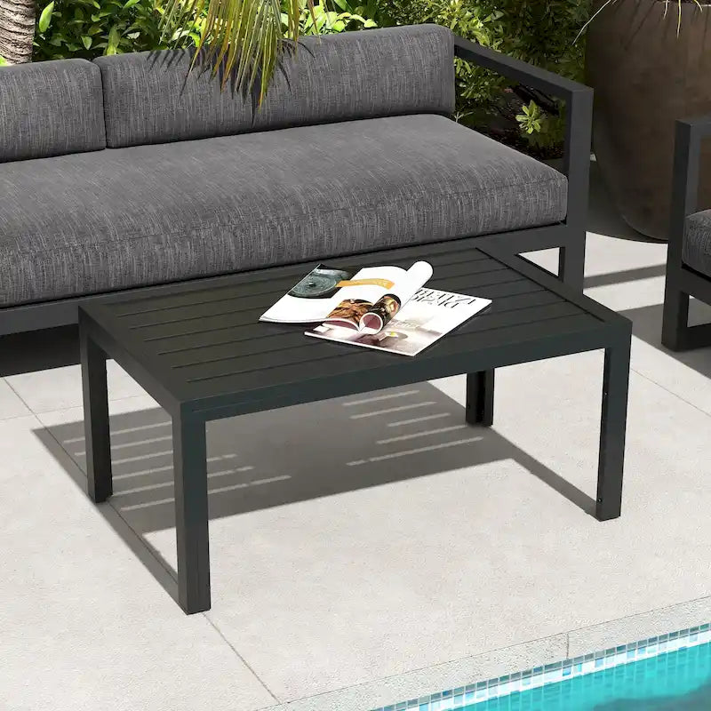Table basse de patio Outsunny, table d'appoint d'extérieur rectangulaire avec cadre en acier et plateau à lattes pour jardin