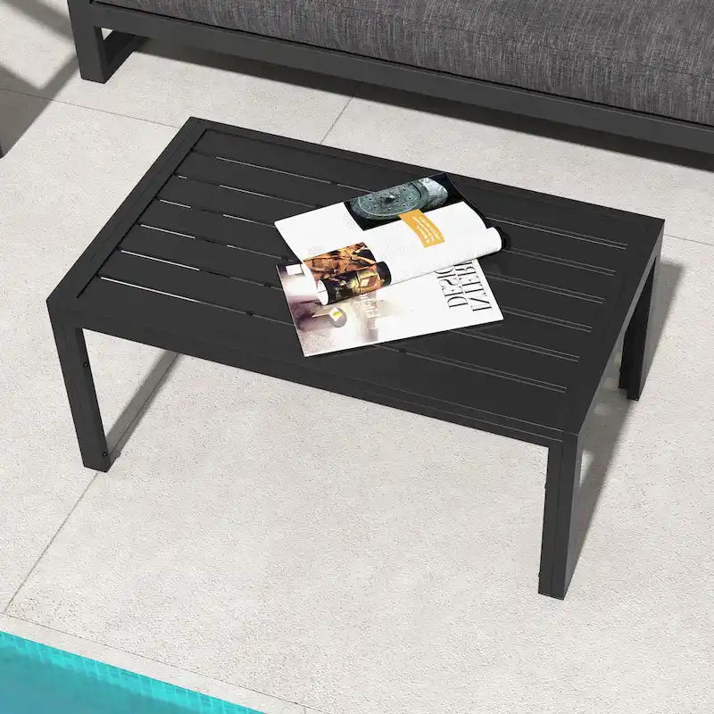 Table basse de patio Outsunny, table d'appoint d'extérieur rectangulaire avec cadre en acier et plateau à lattes pour jardin