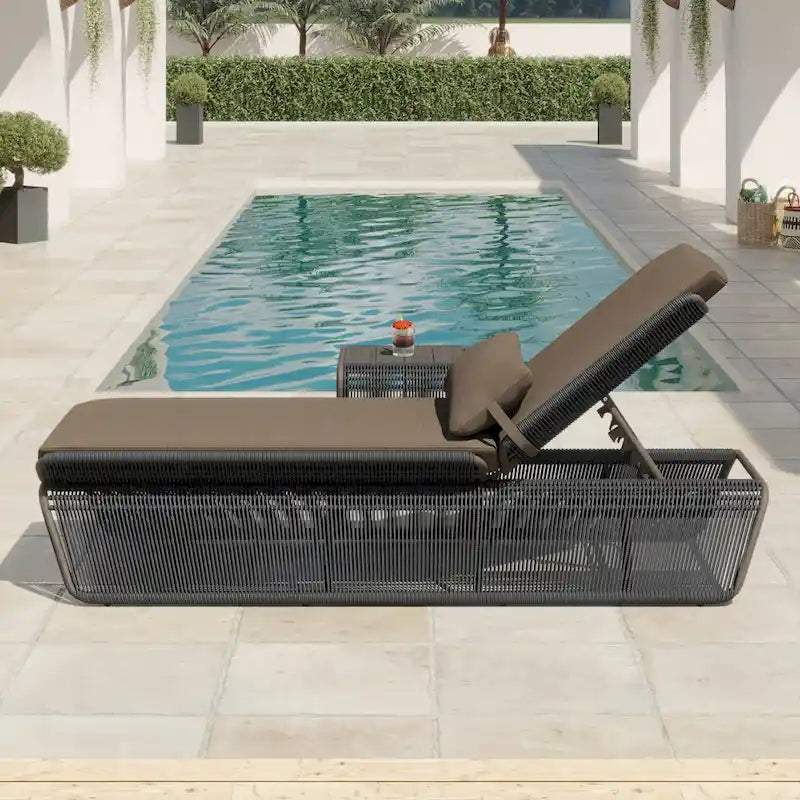 Ensemble de 2 chaises longues de jardin réglables en osier Corvus Corral avec coussin Sunbrella