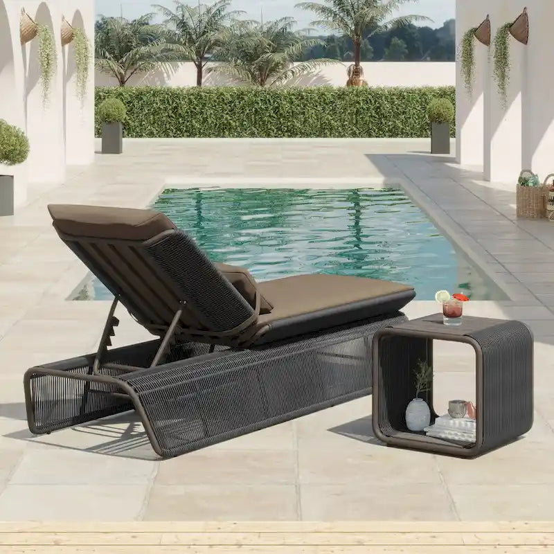 Ensemble de 2 chaises longues de jardin réglables en osier Corvus Corral avec coussin Sunbrella