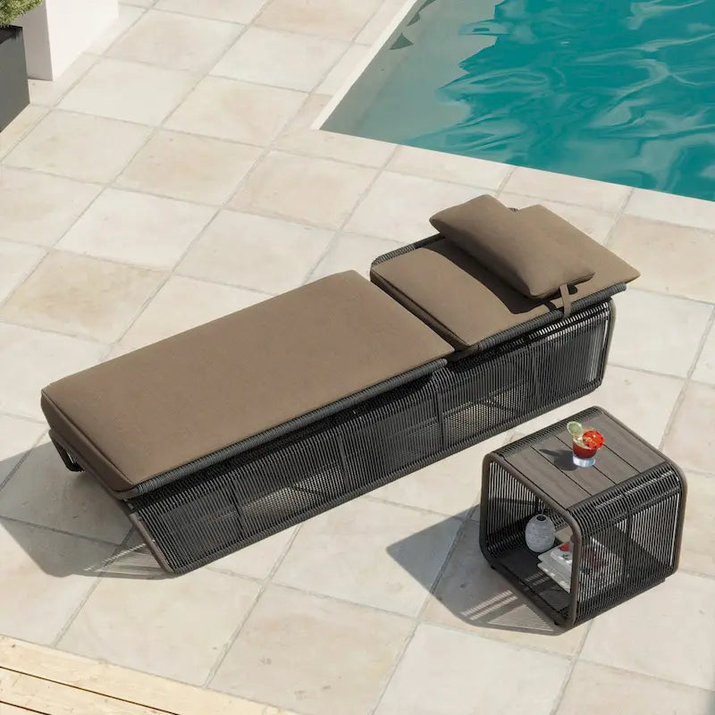 Ensemble de 2 chaises longues de jardin réglables en osier Corvus Corral avec coussin Sunbrella