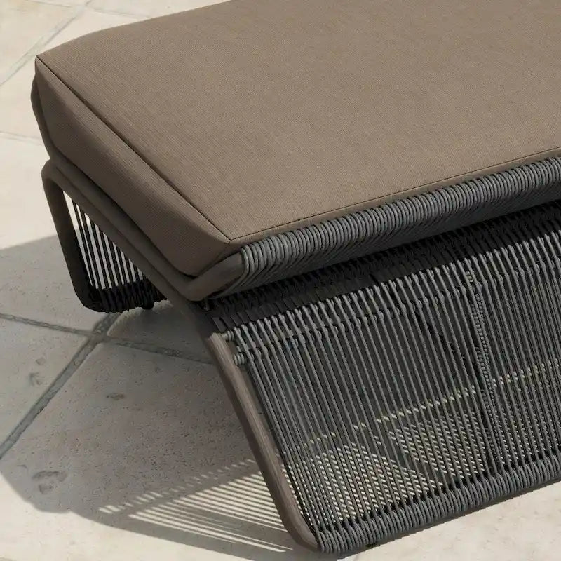 Ensemble de 2 chaises longues de jardin réglables en osier Corvus Corral avec coussin Sunbrella