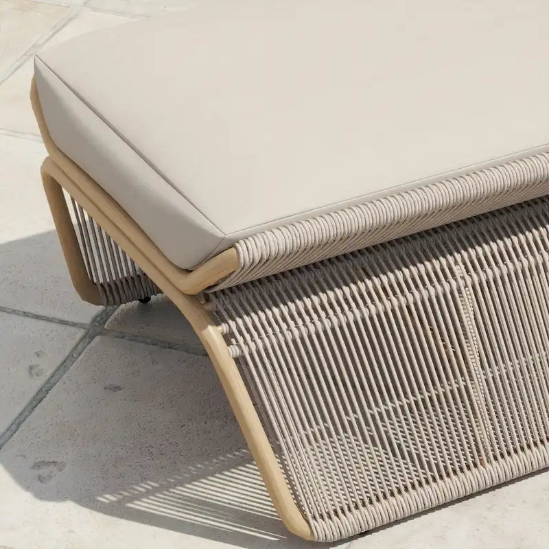 Ensemble de 2 chaises longues de jardin réglables en osier Corvus Corral avec coussin Sunbrella