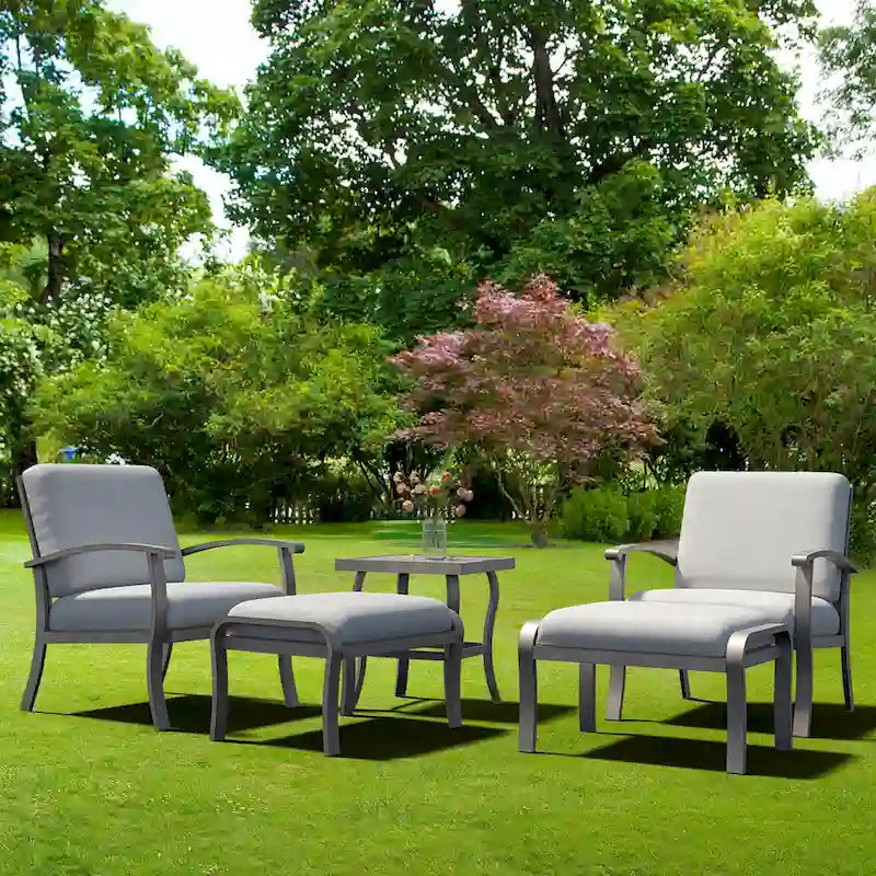 Salon de jardin 5 pièces en aluminium avec table d'appoint, pouf et coussins gris clair