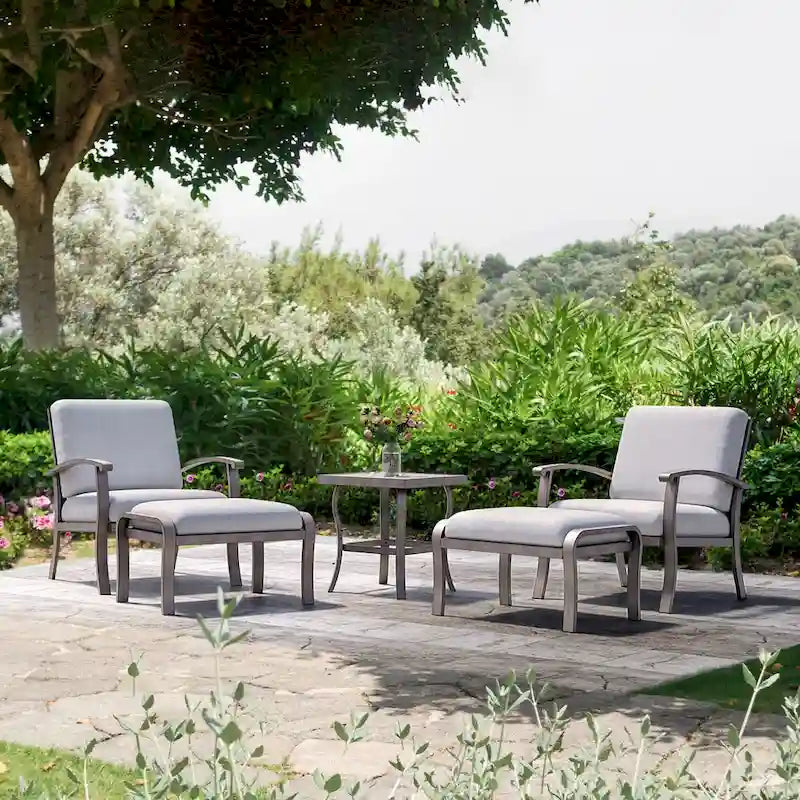 Salon de jardin 5 pièces en aluminium avec table d'appoint, pouf et coussins gris clair