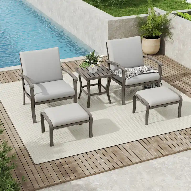 Salon de jardin 5 pièces en aluminium avec table d'appoint, pouf et coussins gris clair