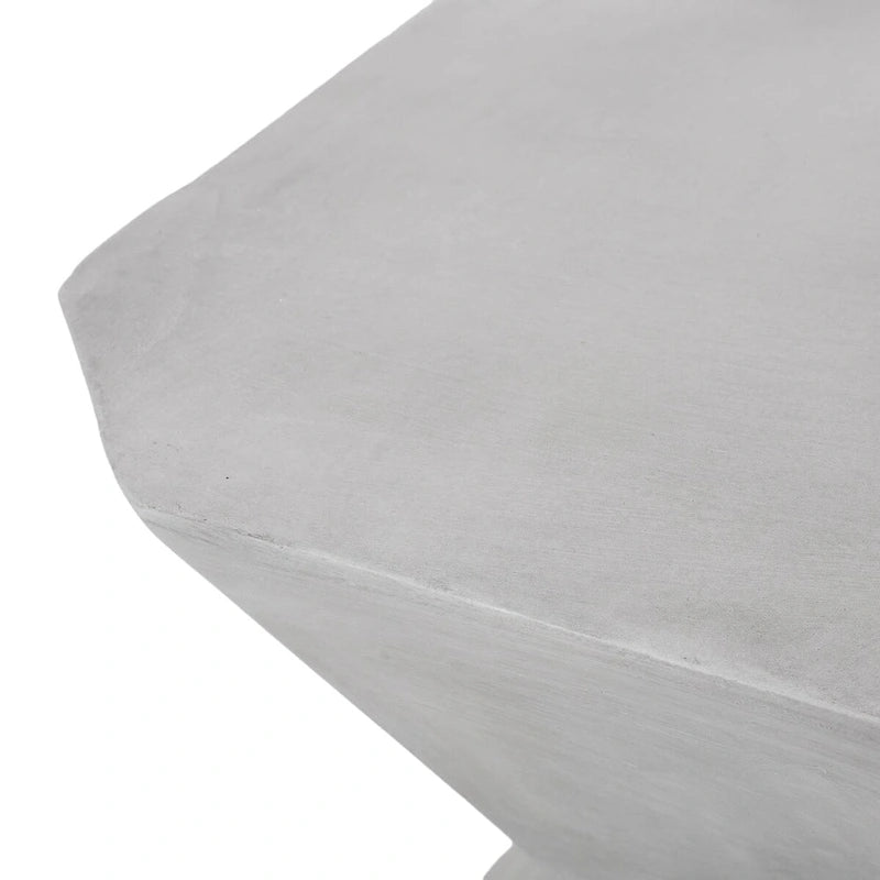 Table d'appoint compacte et moderne du milieu du siècle pour l'intérieur et l'extérieur