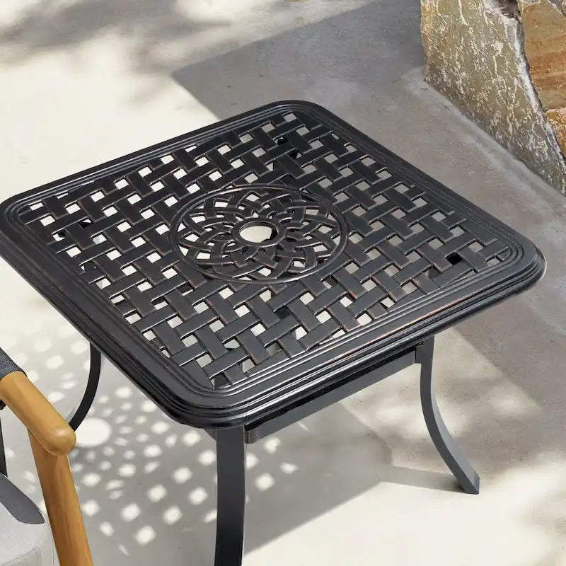 Table d'appoint carrée d'extérieur VredHom en aluminium moulé avec trou pour parasol - 24.02 L x 24.02 l x 17.52 H
