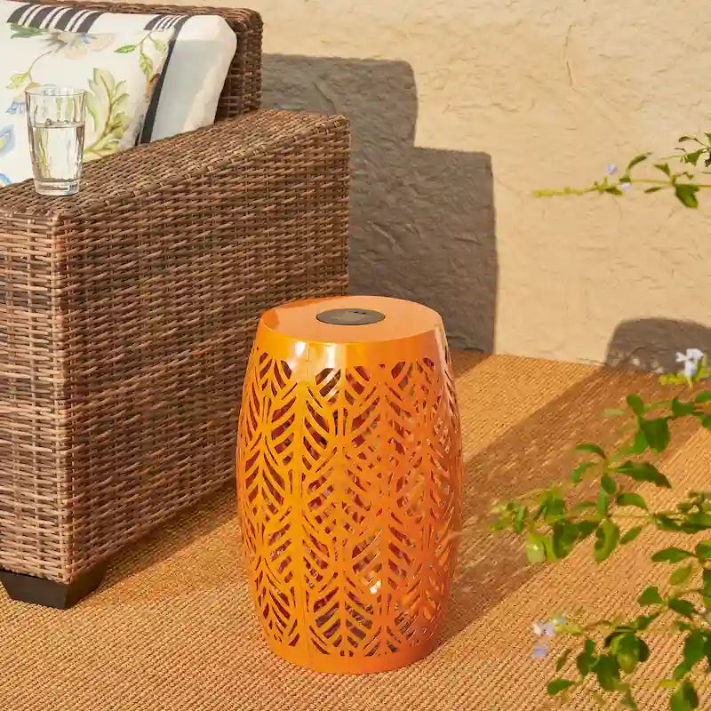 Glitzhome 18H Outdoor Metal Side Table Garden Stool with Solar Lights