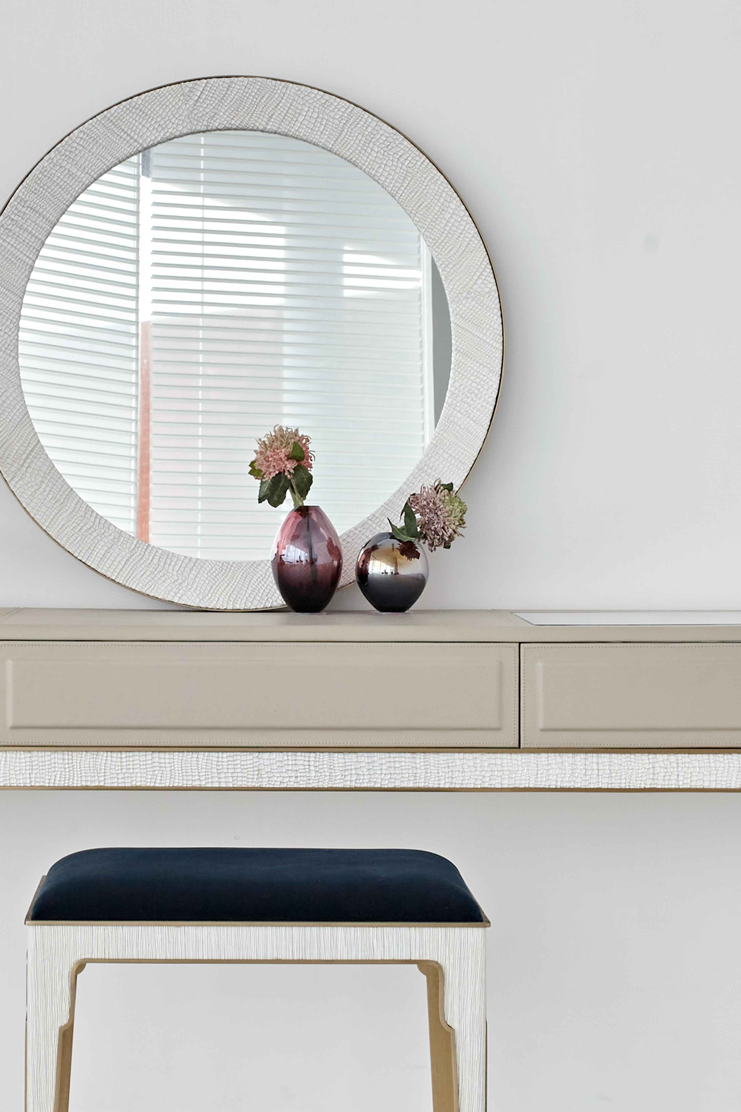 Coiffeuse moderne avec miroir et rangement
