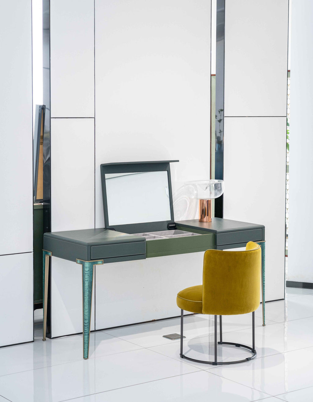 Coiffeuse moderne et élégante pour la décoration de chambre à coucher