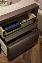Table de chevet contemporaine en cuir avec tiroir et étagère ouverte