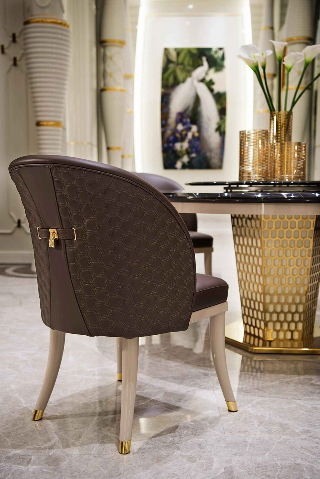 Table de salle à manger ronde et luxueuse en marbre au design moderne