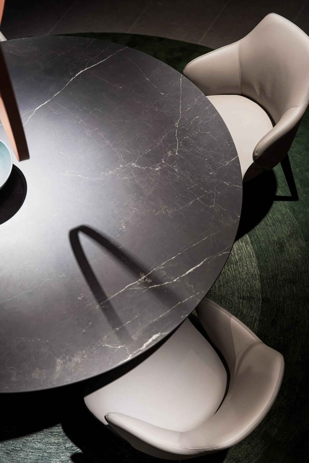 HA-2068-1 Table à manger - Design élégant et moderne pour votre intérieur
