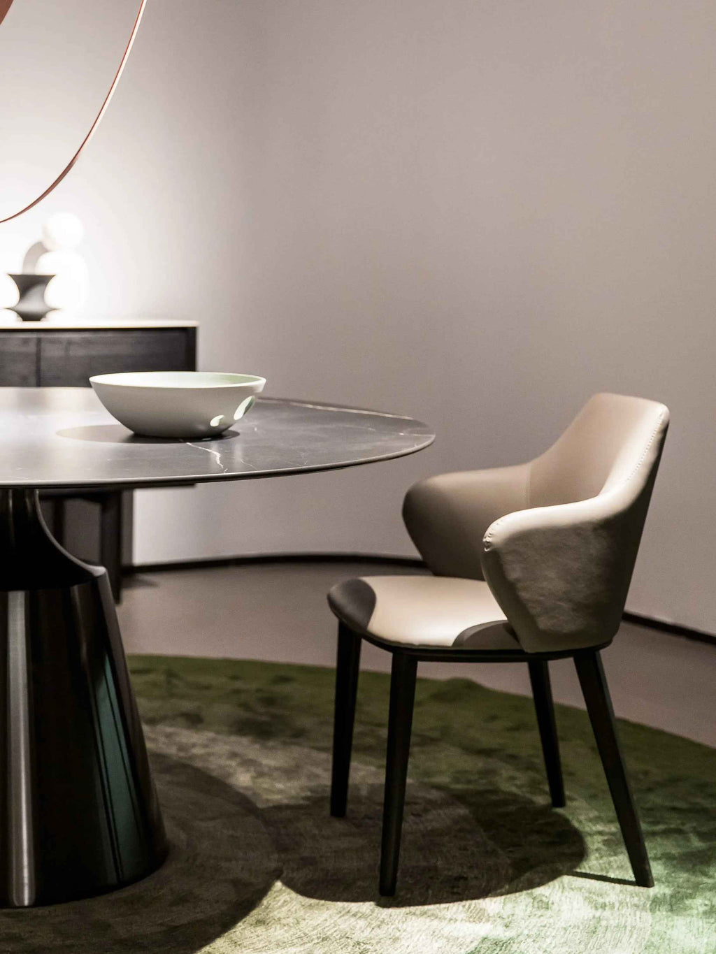 Table à manger moderne et élégante pour la maison