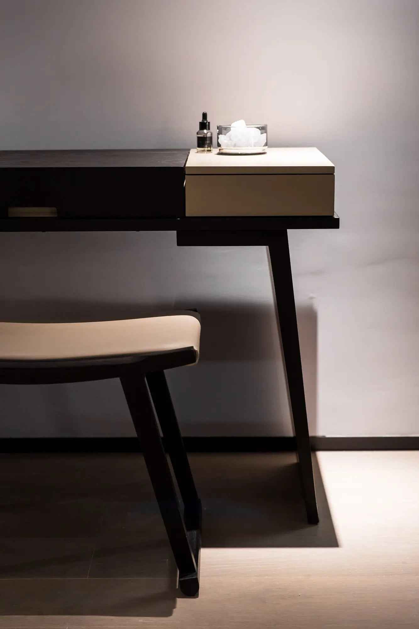 Coiffeuse Élégante et Fonctionnelle pour Chambre Moderne