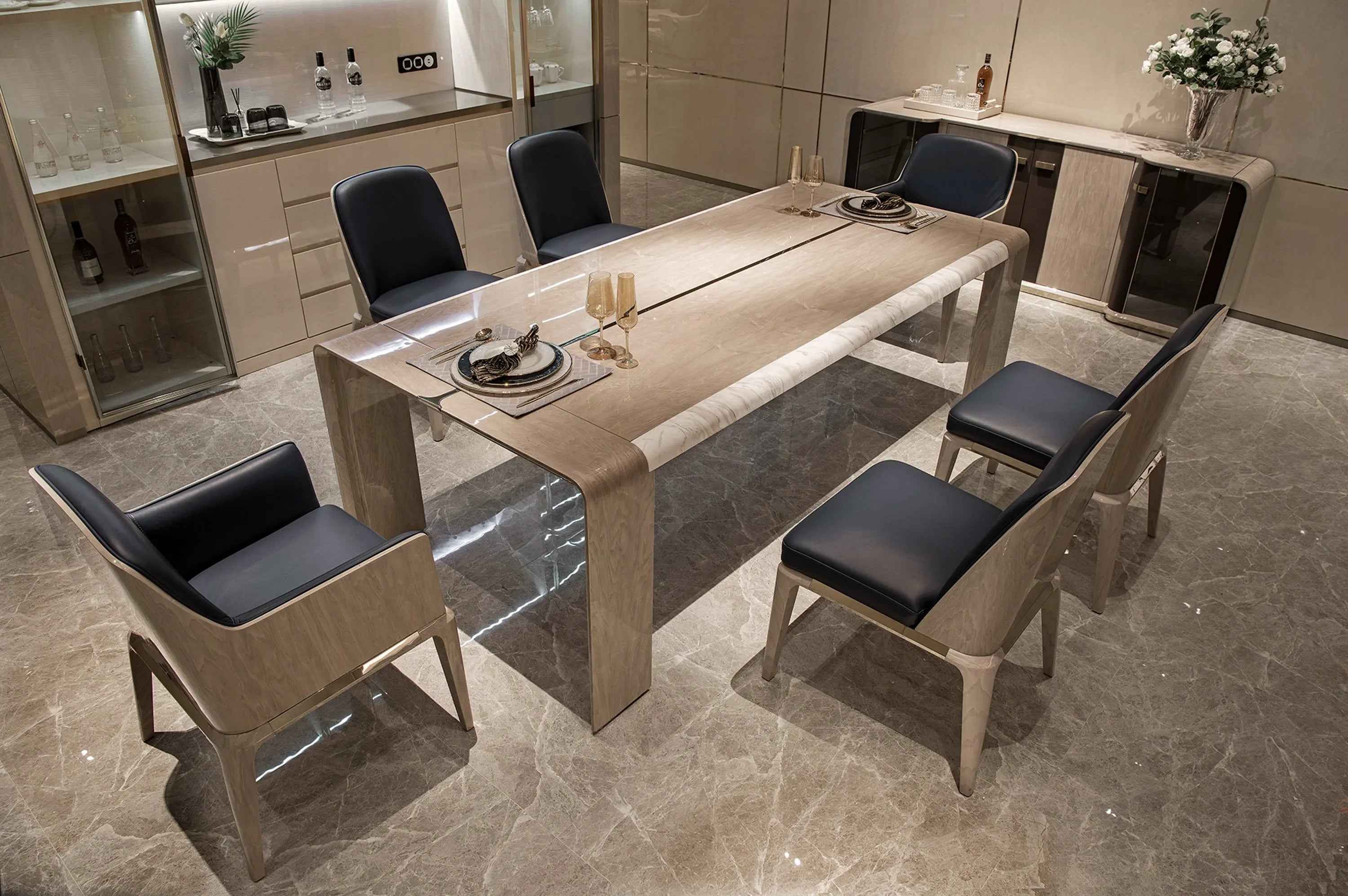 Table à manger rectangulaire en marbre très brillant pour intérieurs modernes haut de gamme