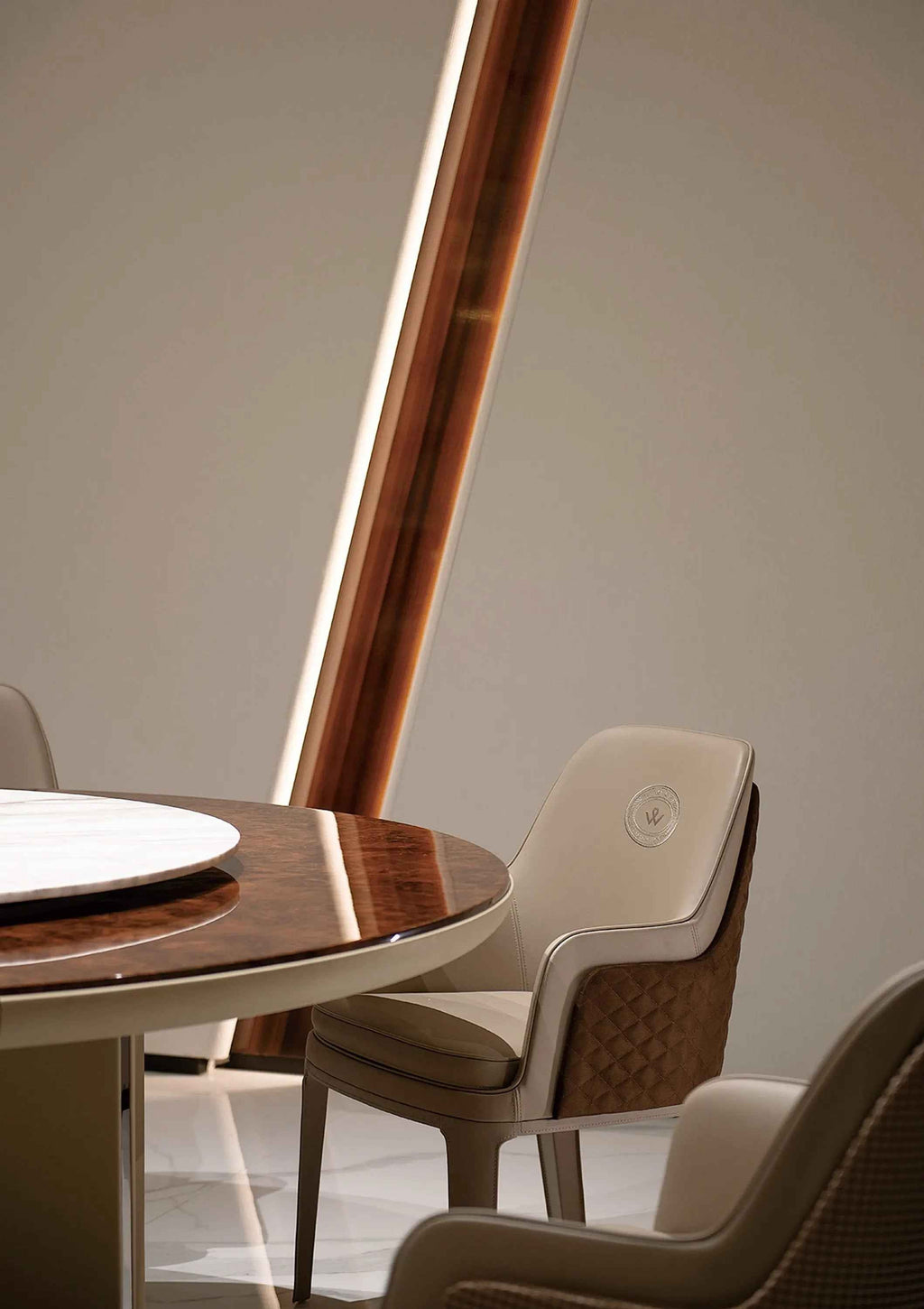 Table à manger ronde de luxe en marbre, style moderne et minimaliste