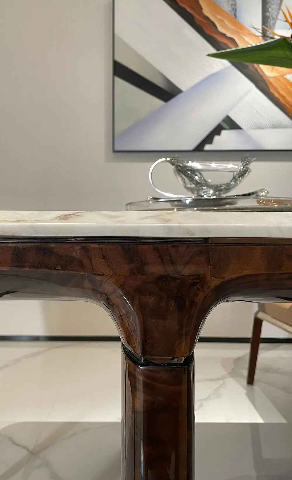 Table à manger moderne en marbre pour un repas élégant