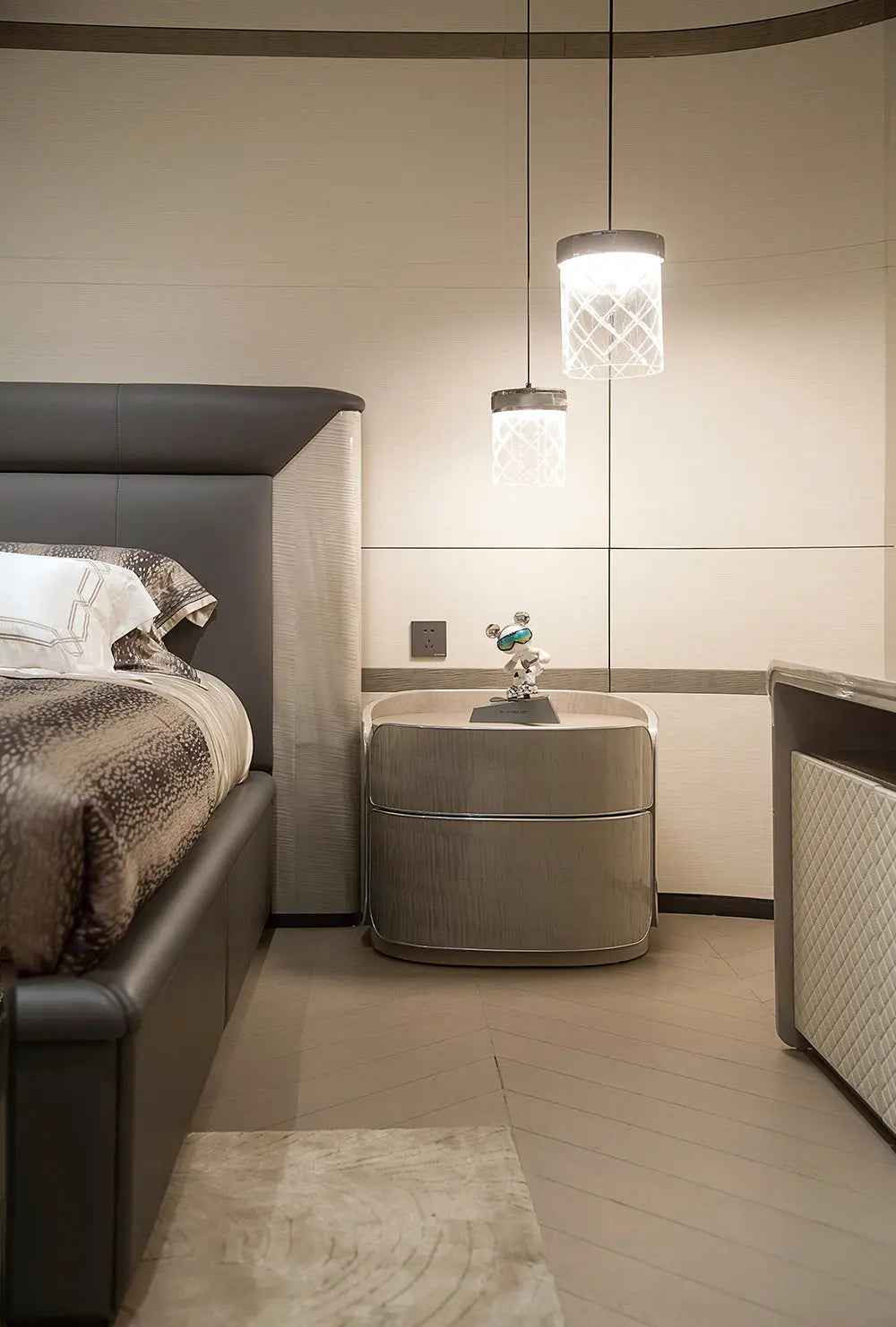 Table de chevet moderne de luxe avec rangement élégant