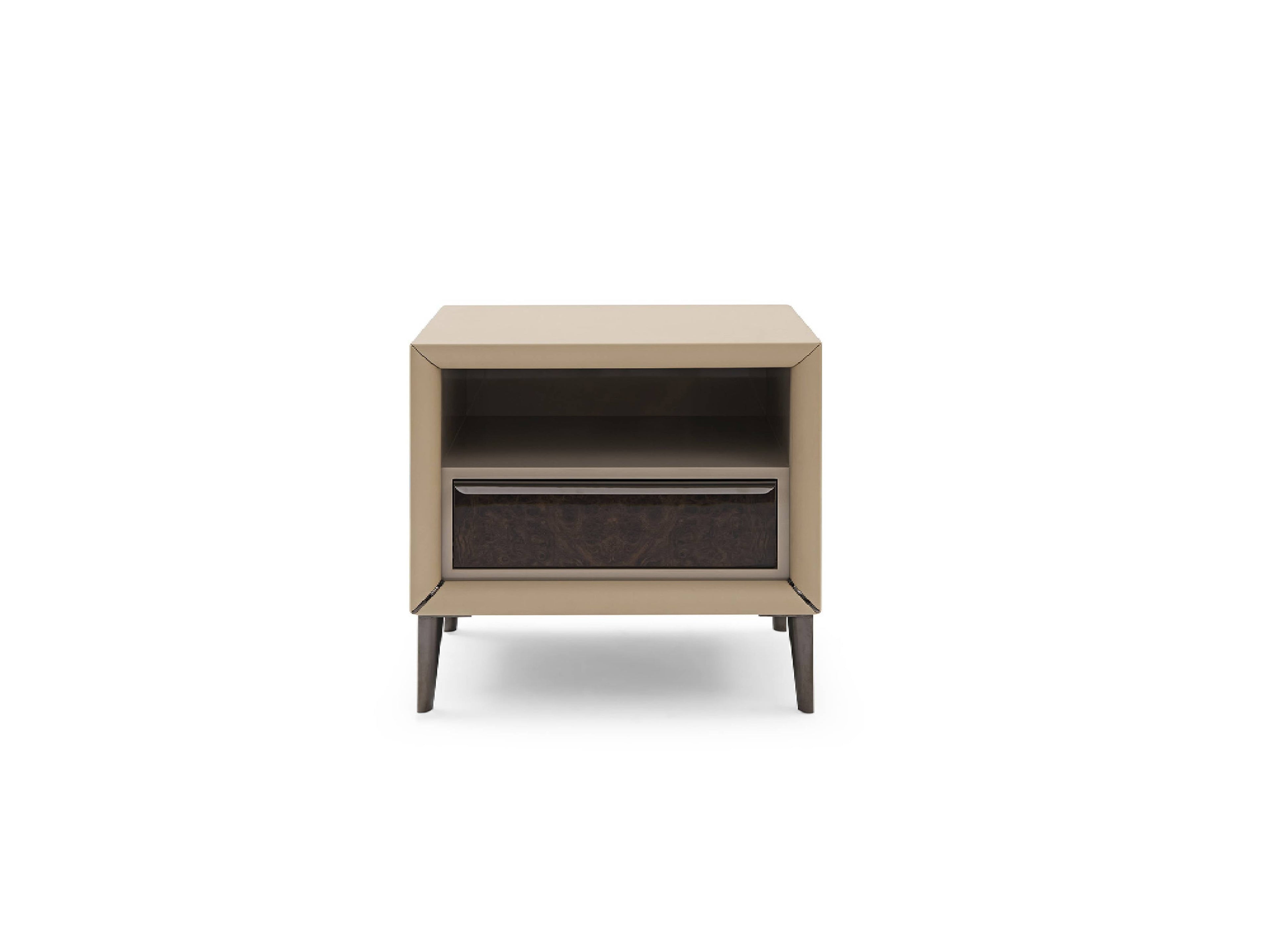 Table de chevet classique en cuir pour chambres élégantes