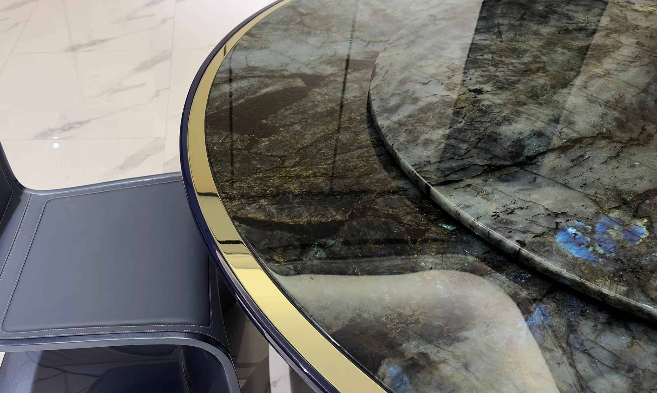 Table à manger de luxe moderne pour des expériences culinaires haut de gamme