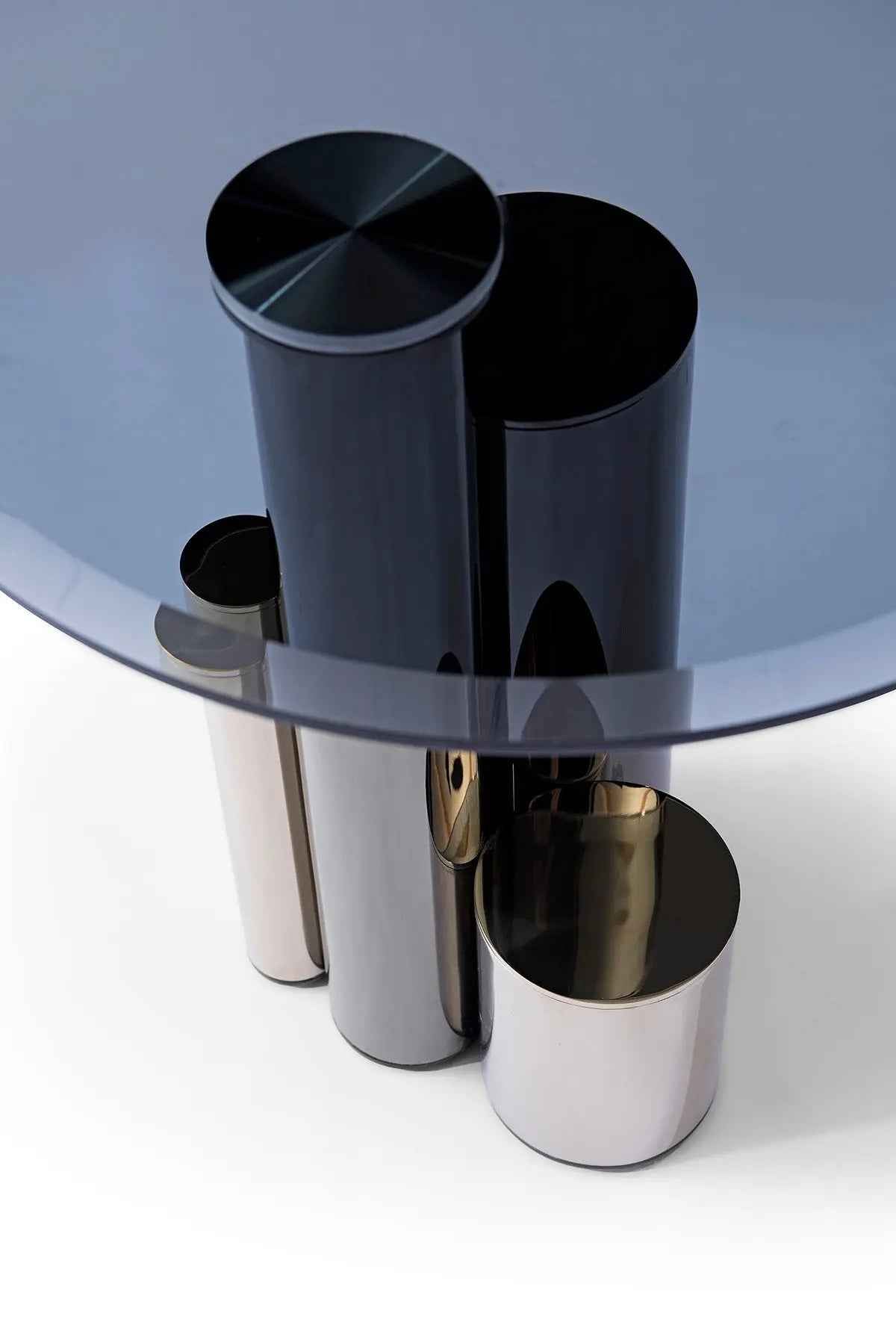 Table d'appoint et table de coin rondes polyvalentes pour le salon